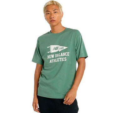 Men’s Short Sleeve T-Shirt New Balance Varsity Pennant MT51924 DKJ Green