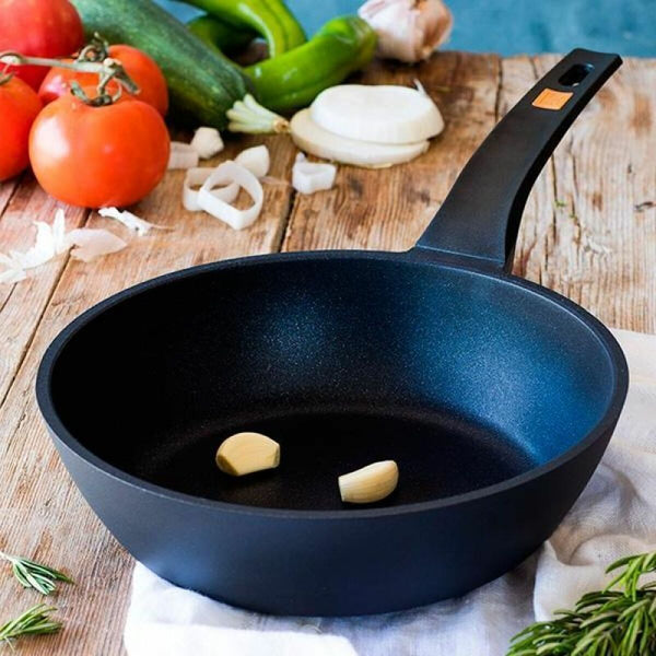Saltare la padella BRA A271120 Ø 20 cm Nero Alluminio (1 Unità) - Augustea Shop